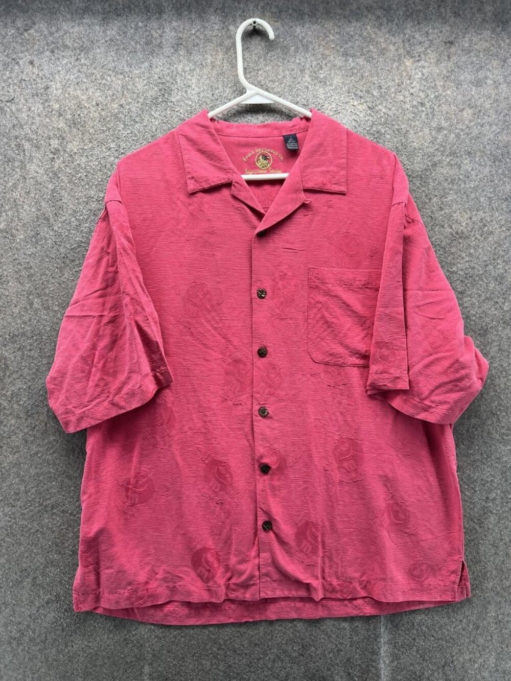 Eagle Dry Goods Shirt Mens Large Pink M&M's Hawaiian Vintage Camp Button Front
